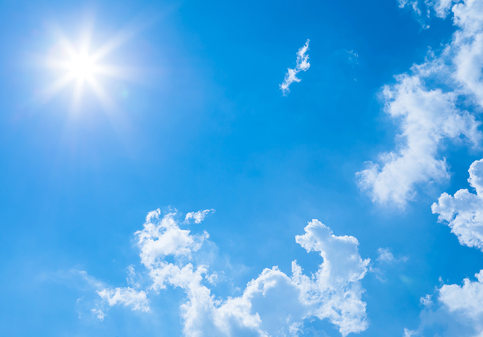 正午前後の太陽光のイメージ画像