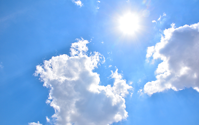 晴天の太陽光のイメージ画像